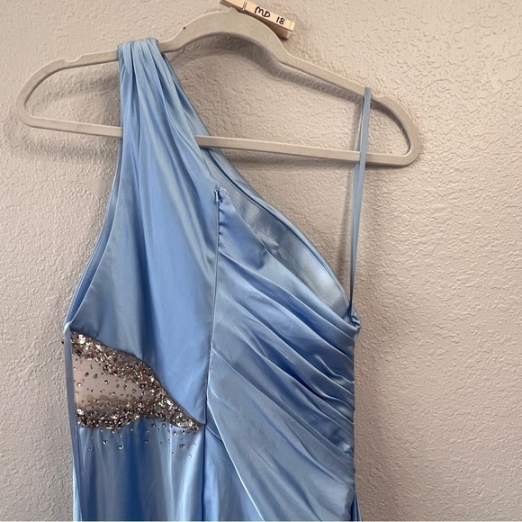 NEW MAC DUGGAL ONE SHOULDER EMBELLISHED SATIN GOWN IN POWDER BLUE  SIZE 4 - Picture 7 of 17